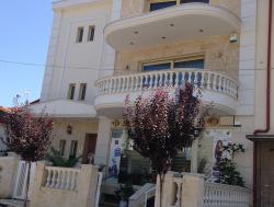 Μονοκατοικία και Κατάστημα - Σίνδος